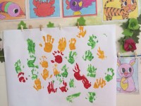 Các em út vé xiu xiu có những sản phẩm ngỗ nghĩnh tặng cho bố mẹ,